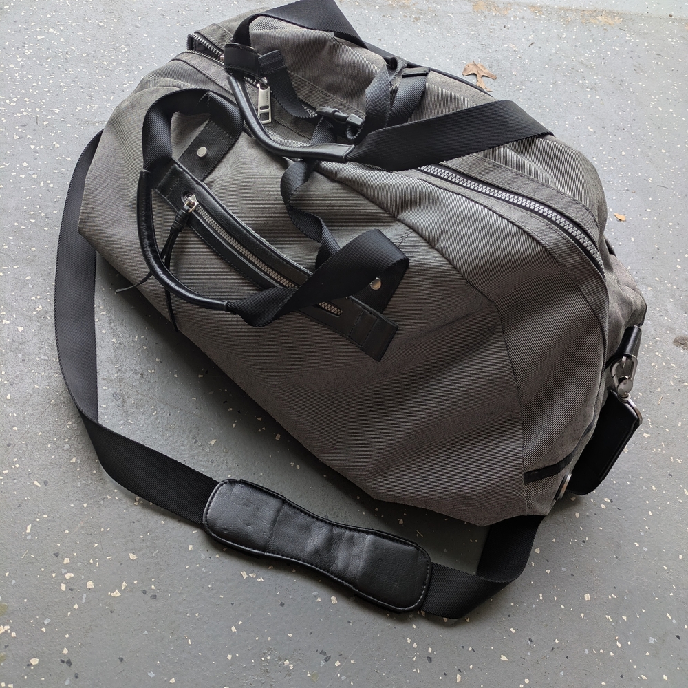 Lululemon Gray Gym Bag - Picture 3 of 5